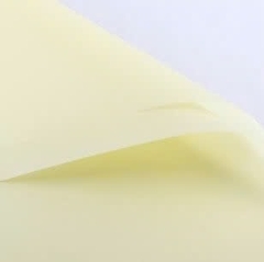 Giấy Bó Hoa Gói Hoa Satin Trơn - 20 Tờ Sấp - Vàng Nhạt
