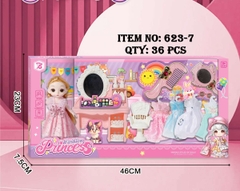 623-7  HỘP BABY 1C KHỚP, MẮT THỦY TINH + 4 ÁO + LƯỢC + GƯƠNG + BÀN TRANG ĐIỂM