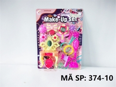 374-10 VỈ TRANG ĐIỂM BÀN TRANG ĐIỂM, GHẾ, MÁY SẤY, LƯỢC, GƯƠNG, CÀI NƠ, KẸP BÔNG, VÒNG TAY