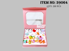 39064 HỘP 24C NHẪN NHỰA SANRIO