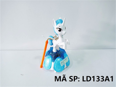 LD133A1 NGỰA PONY CÁNH THĂNG BẰNG (LỒNG ĐÈN)