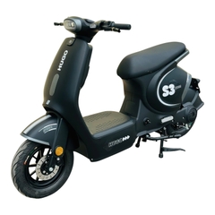 Xe máy điện Hugo S3 màu đen sần