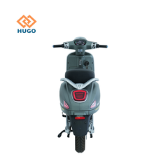Xe máy điện Hugo Elegant xanh bộ đội