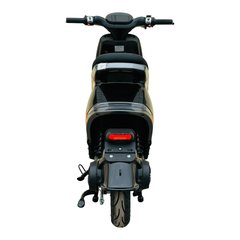 Xe máy điện Hugo S3 màu đen bóng