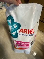 Nước giặt Ariel hương Sen Nhài 2,22l