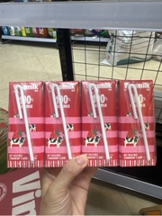 Sữa tươi tiệt trùng hương Dâu VNM 180ml