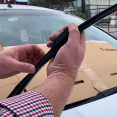 Gạt Mưa Ô Tô WURTH Flat Blade Max Thân Mềm CAO CẤP Hỗ Trợ Thay Ngàm Đa Năng Cho Hầu Hết Dòng Xe Hơi