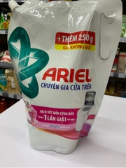 Ariel Nước giặt chuyên gia cửa trên hương Downy nước hoa - túi 1,98L (2.05kg)