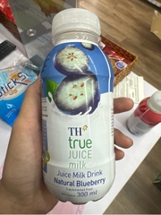 nước sữa trái cây Việt quất TH - chai 300ml