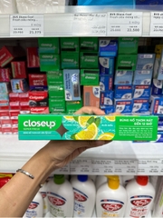 Kem đánh răng Closeup Chanh vàng+ Muối biển- hộp 180g