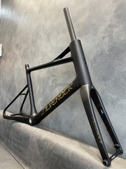Khung xe đạp minivelo Silverock Stream 20' Thru Axle, chất liệu Carbon