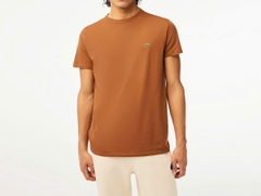 Áo Thun Lacoste Nam Dáng Regular Pima Cotton TH6709-00-LFA Màu Nâu
