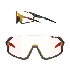 Tifosi Stash Kính Mát Thể Thao Nửa Gọng Dành Cho Đạp Xe, Chạy Bộ, Pickleball Thiết Kế Đệm Êm Tai, Mũi Gọng Màu Đen Matte Gunmetal Tròng Đổi Màu Đỏ Clarion Red Fototec