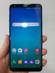 LG Q8