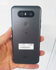 LG Q8