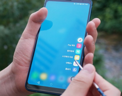 LG Q8