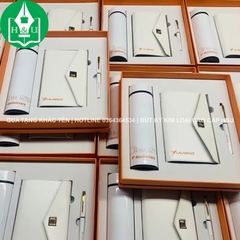 Bộ Quà Tặng Bình Giữ Nhiệt, Bút ký, Sổ Tay Bìa Da In Logo LALAMOVE