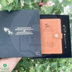 Bộ Quà Tặng Sổ Tay Và Bút Ký Khắc Theo Yêu Cầu – Món Quà Sang Trọng Và Ý Nghĩa Từ H&U