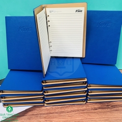 Sổ Da Bìa Còng A5 Sơn Cạnh Gia Công Logo – Giải Pháp Quà Tặng Doanh Nghiệp Sang Trọng