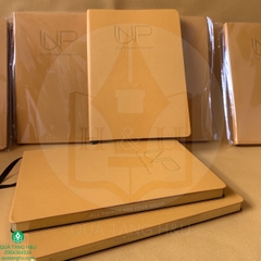 Sổ Tay Bìa Da Dán Gáy A5 Dập Chìm Logo – Quà Tặng Doanh Nghiệp Sang Trọng Tại Đà Nẵng