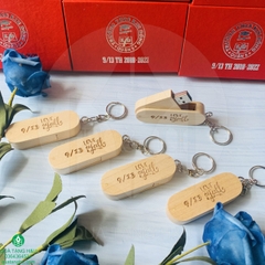 USB Gỗ In Khắc Logo Theo Yêu Cầu Đựng Trong Hộp Giấy Sang Trọng – Giải Pháp Quà Tặng Doanh Nghiệp Tại Đà Nẵng