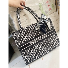 Túi Xách Nữ Công Sở- Giỏ xách  họa tiết thổ Cẩm-Dior-Kèm khăn ❣ ❣Để được laptop -size 36 -  - ❣Có ảnh thật
