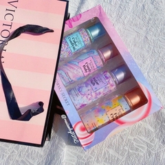 [HÀNG MỚI VỀ] Set 4 chai xịt nước hoa body mist Victoria hương kẹo siêu hot 125ml