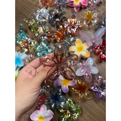 Kẹp Tóc Hoa Sứ 8cm Kẹp Tóc Càng Cua Kẹp Tóc Đi Biển Nhiều Màu Sắc Rực Rỡ Dành Cho Bạn Gái