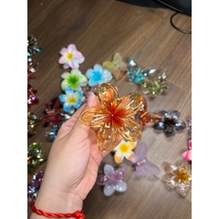 Kẹp Tóc Hoa Sứ 8cm Kẹp Tóc Càng Cua Kẹp Tóc Đi Biển Nhiều Màu Sắc Rực Rỡ Dành Cho Bạn Gái