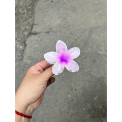 Kẹp Tóc Hoa Sứ 8cm Dành Cho Bạn Gái Thích Hợp Đễ Đi Biển Tặng Quà