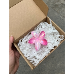 Kẹp Tóc Hoa Sứ 8cm Dành Cho Bạn Gái Thích Hợp Đễ Đi Biển Tặng Quà