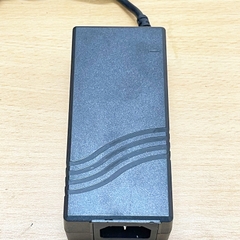 Chuyển nguồn 12V - 5.42A 65W XP Power VEC65US12 chân cắm 5.5mm x 2.5mm