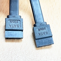 Bộ Dây Cáp Kết Nối Ổ Cứng SATA III 6BG/s GIGABYTE 12CF1-2SAT1B-0 1R