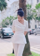 Set trắng kẻ cổ phối