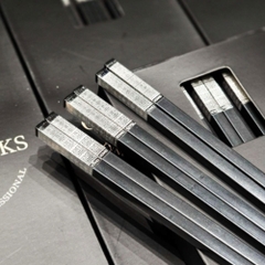 Đũa sợi thủy tinh Titanium Alloy Chopstick - Set 10 đôi