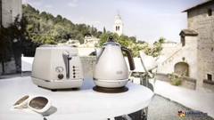 Ấm đun nước Delonghi KBOV2001.BG