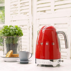 Ấm siêu tốc Smeg KLF04RDEU màu đỏ - 1.7L