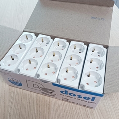 Ổ Cắm Điện Đế Nổi 3 Chấu Hàn Quốc Dosel DC1212 (Hộp 10 Cái)