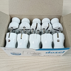Phích Cắm Điện Thẳng Đứng Hàn Quốc Dosel DP2105 (Hộp 20 Cái)
