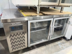 BÀN LÀM ĐÔNG MÁT BERJAYA CÁNH BẰNG KÍNH TRONG SUỐT