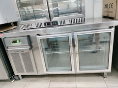 BÀN LÀM ĐÔNG MÁT BERJAYA CÁNH BẰNG KÍNH TRONG SUỐT