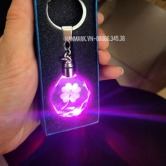 Móc Khóa Đèn Đổi Màu - Khắc Theo Yêu Cầu - Mã NC11