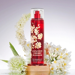 (MẪU CŨ) Xịt Thơm Japanese Cherry Blossom - Bath Body Works
