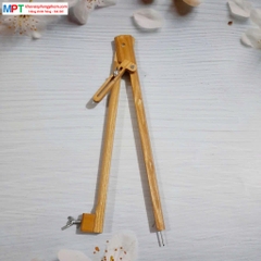 Compa gỗ dành cho giáo viên - dài 38cm, độ rộng bán kính 40cm - dùng được phấn và bút viết bảng