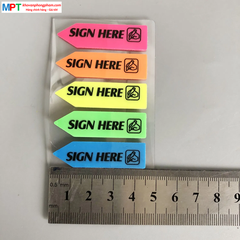 Giấy nhớ 5 màu nhựa in chữ SIGN HERE Penko - Kích thước 1.2 x 4.5cm