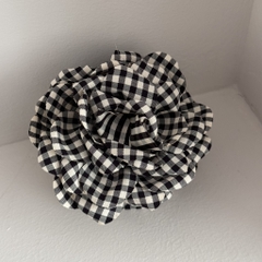 Kẹp Tóc Nhựa Cung Bông Hoa Vải Trà Caro 15692