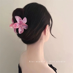 Kẹp Tóc Nhựa Hoa Sứ 5 Cánh 8cm Loan Vân 13012