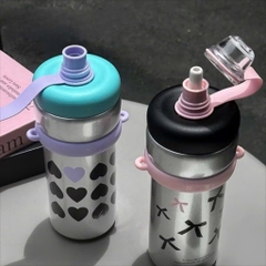 Bình Nước Giữ Nhiệt XCRJ 700ml Vỏ Inox Nắp Nhựa Kèm Quai Đeo Dài 16442