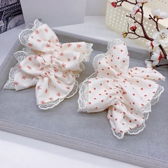 Cột Tóc Scrunchies 4 Lớp Vải Trắng Hoạt Tiết Đỏ Phối Ren 16155