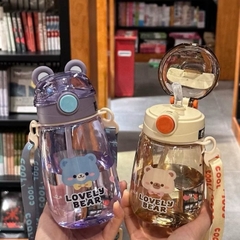 Bình Nước Nhựa Tai Gấu Lovely Bear/Wonderful Nắp Bật Kèm Dây 17330